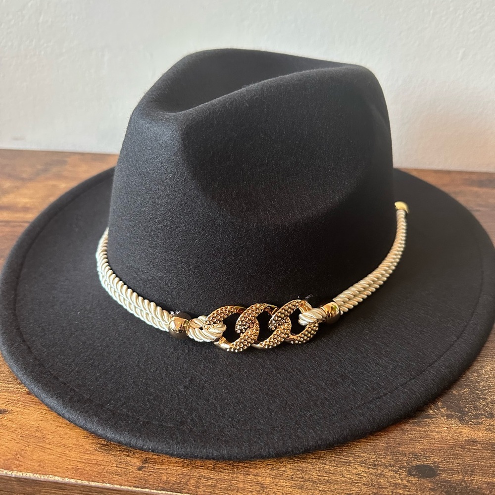 Elegant Black Women’s Hat with Cream Rope and Gold Accent Size 57 Medium NWT - Picture 2 of 7